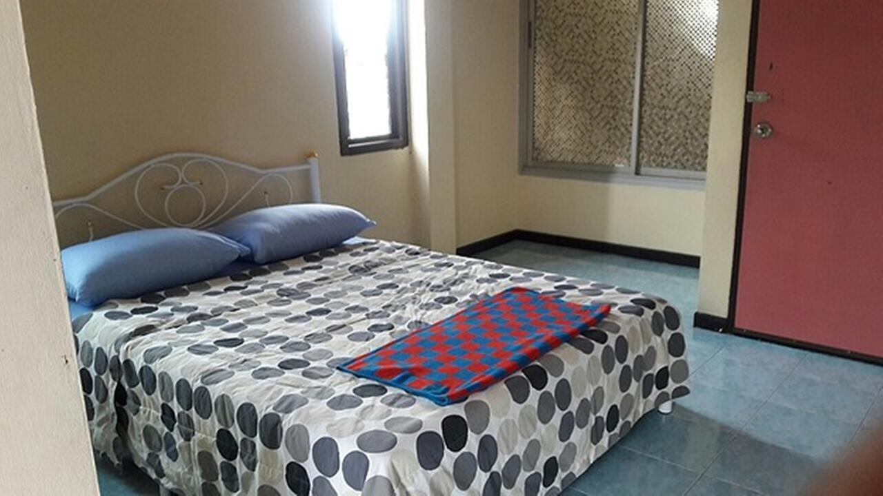 The Nine House Hostel Bangkok Buitenkant foto