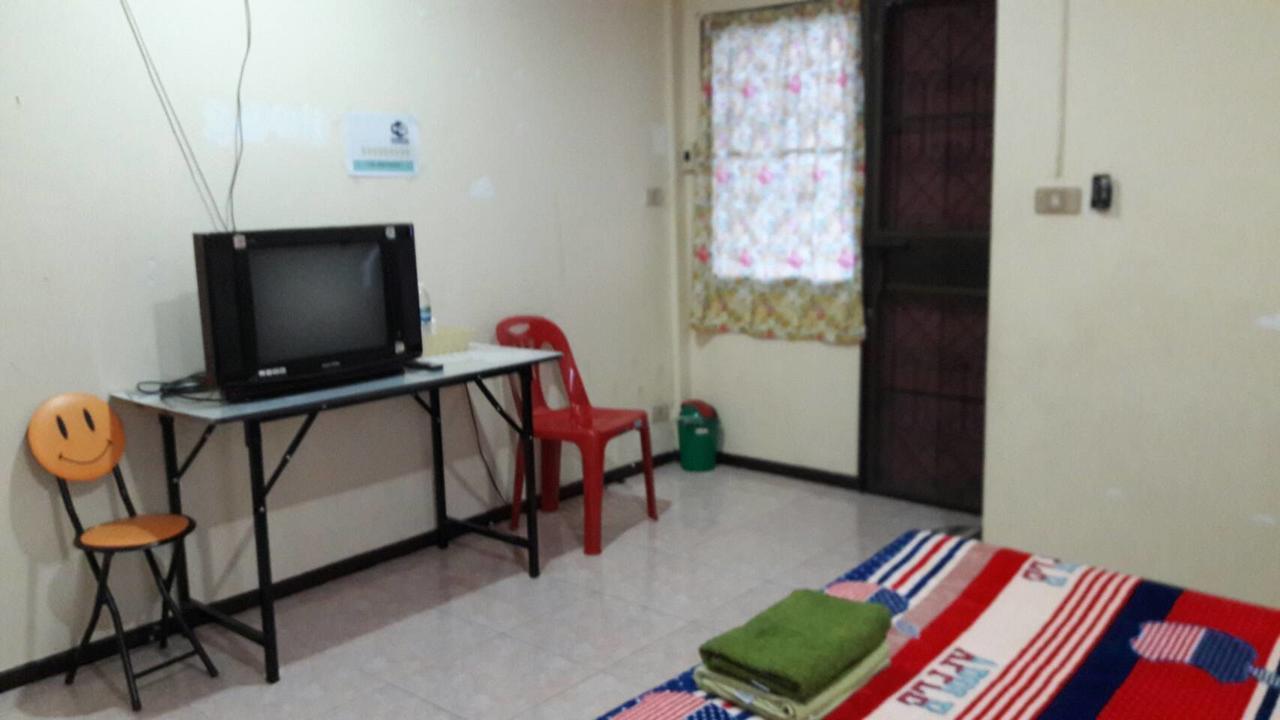 The Nine House Hostel Bangkok Buitenkant foto