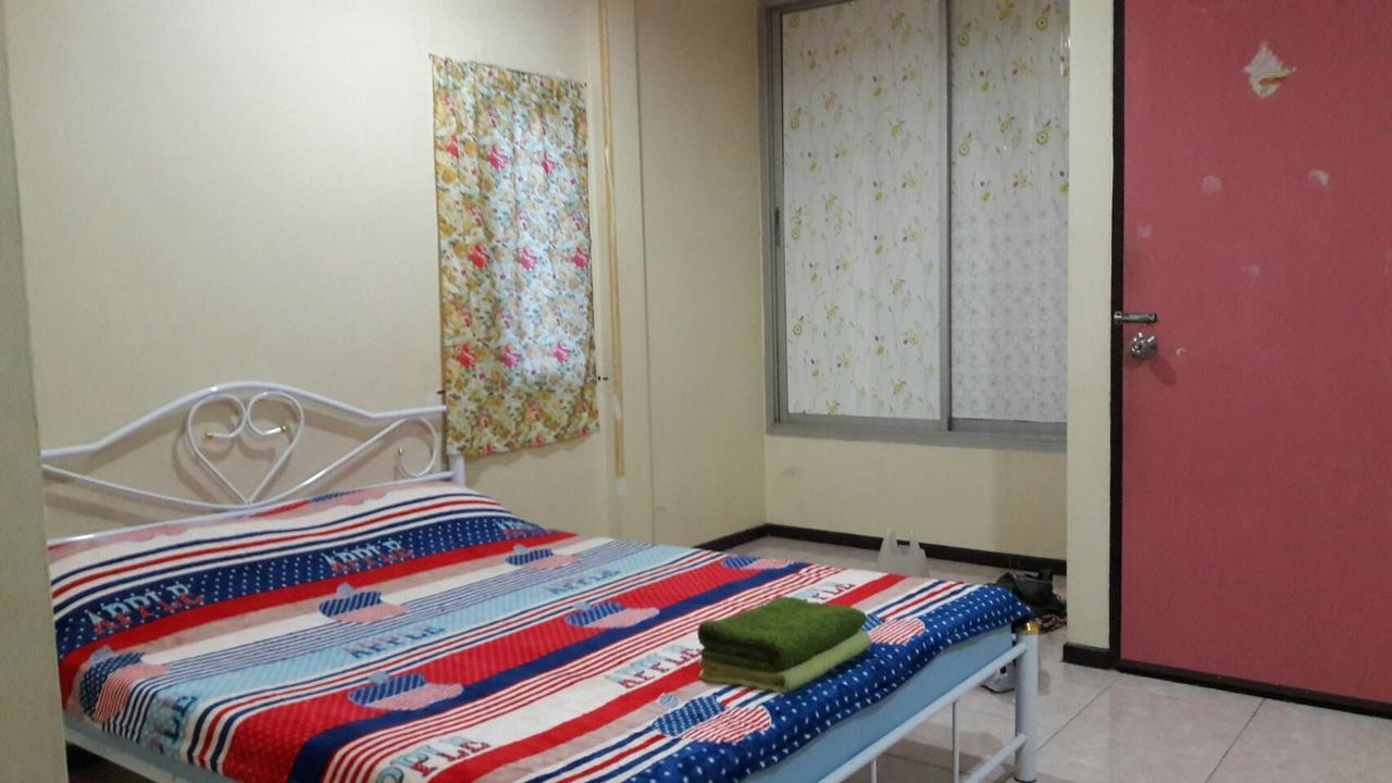 The Nine House Hostel Bangkok Buitenkant foto