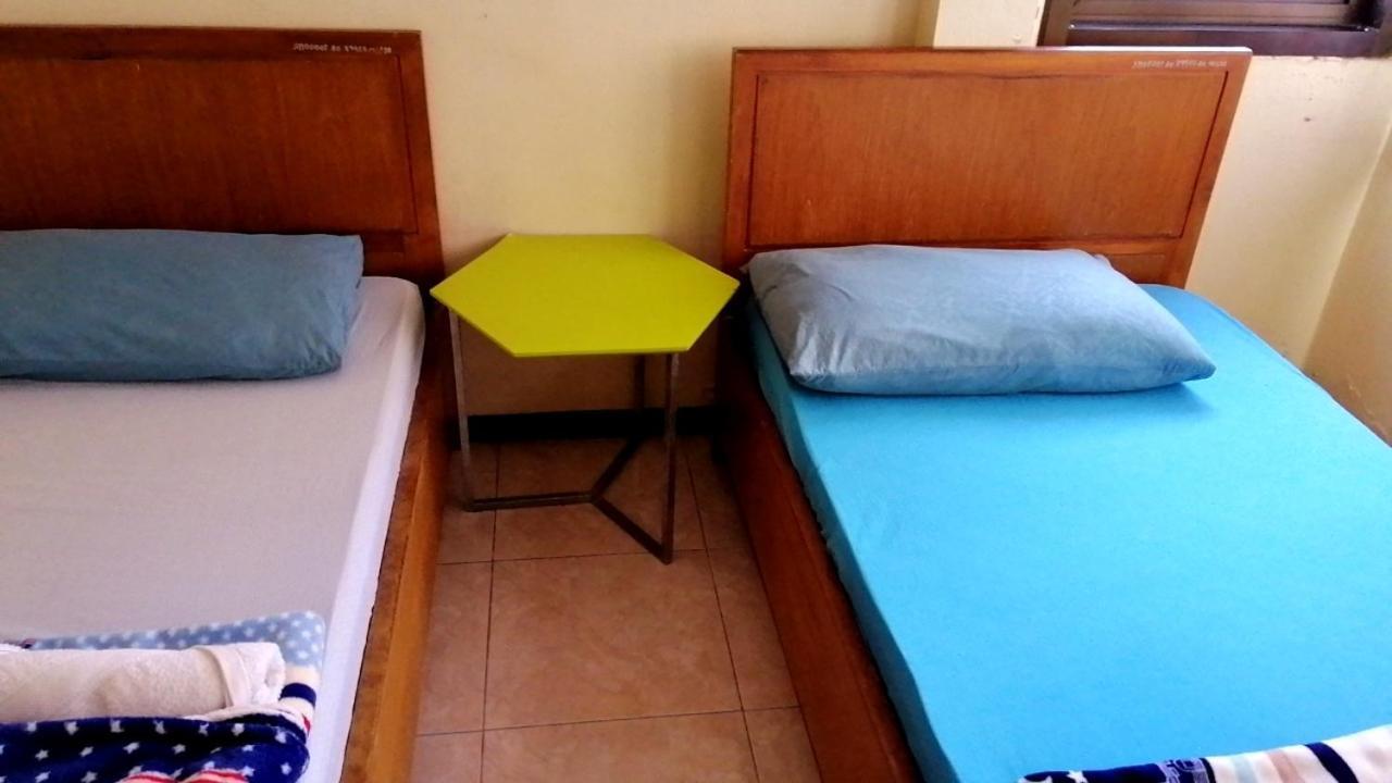 The Nine House Hostel Bangkok Buitenkant foto